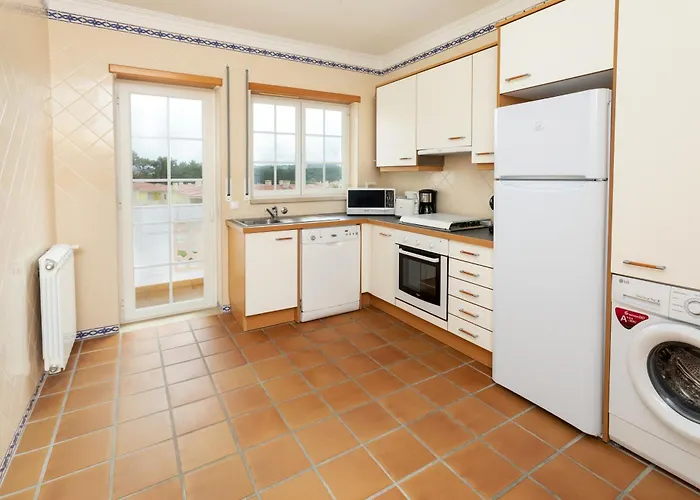 Apartamento T2 Espaçoso Del Rey, óbidos Piscina Comum, Caravelas *