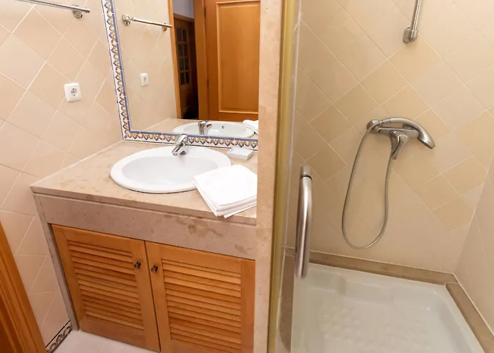 Apartamento T2 Espaçoso Del Rey, óbidos Piscina Comum, Caravelas *